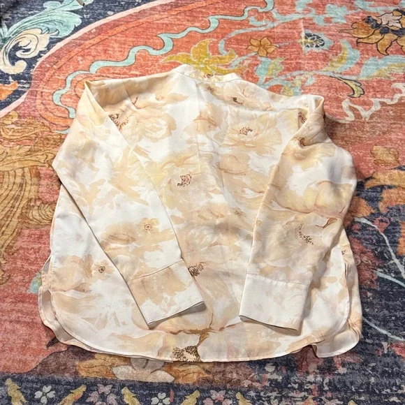 Vince Cream Floral Button-Down Shirt - Picture 4 of 4